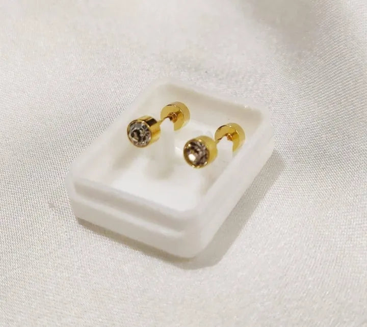 SDE-100-GLD Crystal Stud Ear Tops with Screw/Paich Baali Trendy Fashion | Light Weight for Men / Women / Ladies / Girls / Boys Artificial Jewelry