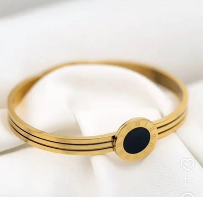 GK-016 Golden Karra with Single Black Circle, Openable Arm Bangle, Premium Quality, Beautiful Shiny Elegant, Stainless Steel Arm Bangle.