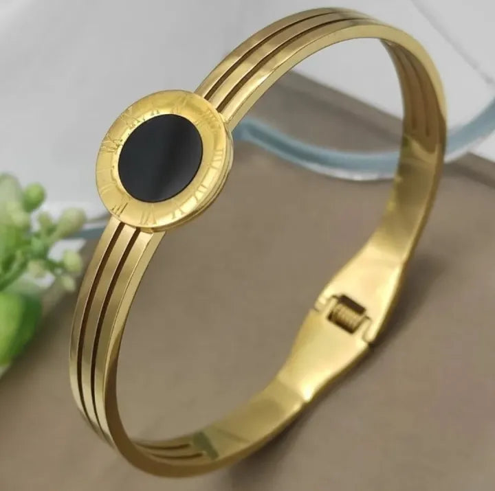 GK-016 Golden Karra with Single Black Circle, Openable Arm Bangle, Premium Quality, Beautiful Shiny Elegant, Stainless Steel Arm Bangle.